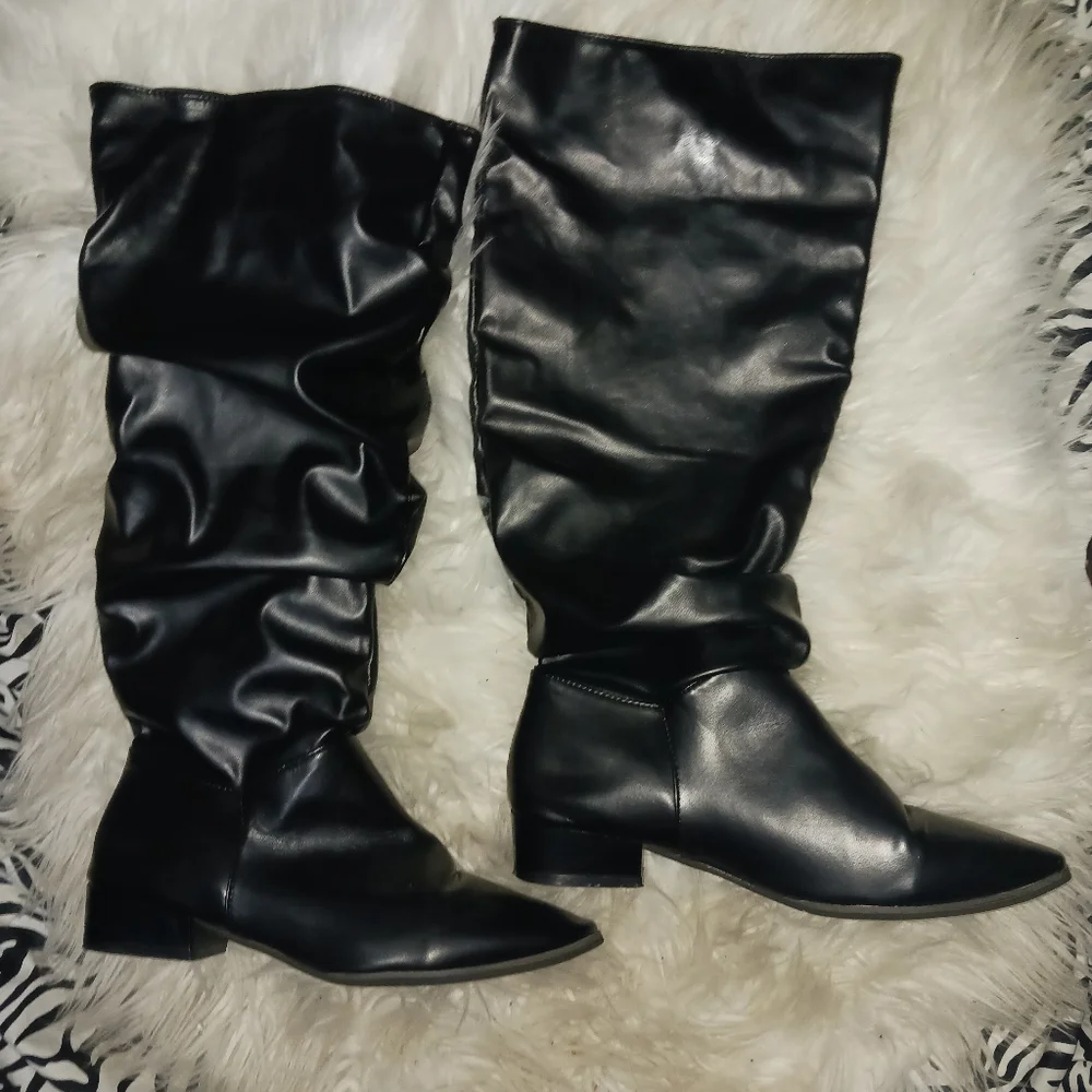 Women Black slouchy flat knee boots - Picture 4 of 12